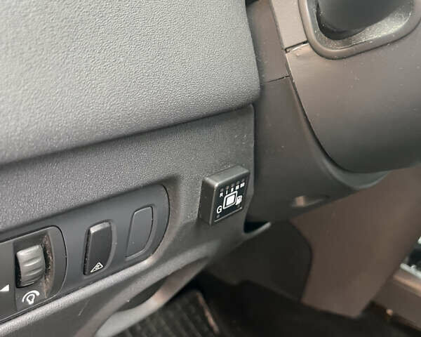 Серый Рено Меган, объемом двигателя 1.6 л и пробегом 176 тыс. км за 5200 $, фото 9 на Automoto.ua