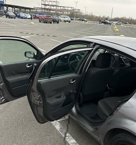 Сірий Рено Меган, об'ємом двигуна 1.39 л та пробігом 265 тис. км за 4200 $, фото 7 на Automoto.ua