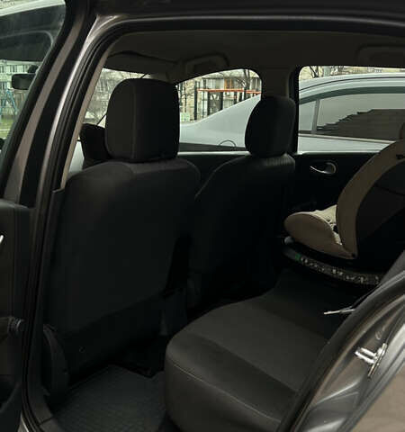 Сірий Рено Меган, об'ємом двигуна 1.39 л та пробігом 265 тис. км за 4200 $, фото 13 на Automoto.ua