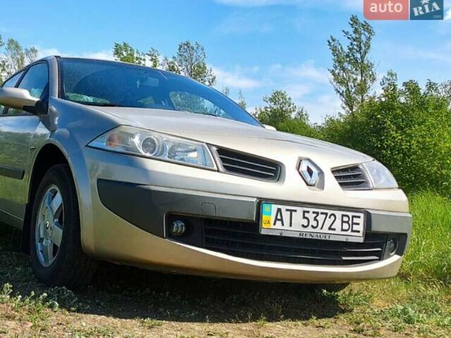 Серый Рено Меган, объемом двигателя 1.6 л и пробегом 344 тыс. км за 4400 $, фото 1 на Automoto.ua