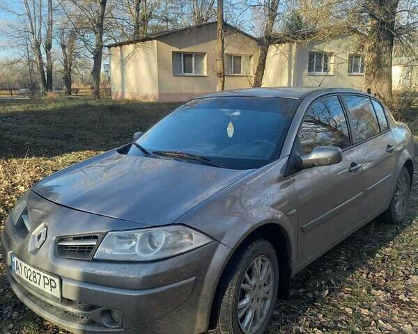 Серый Рено Меган, объемом двигателя 1.6 л и пробегом 381 тыс. км за 4600 $, фото 5 на Automoto.ua