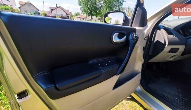 Серый Рено Меган, объемом двигателя 1.6 л и пробегом 344 тыс. км за 4400 $, фото 11 на Automoto.ua