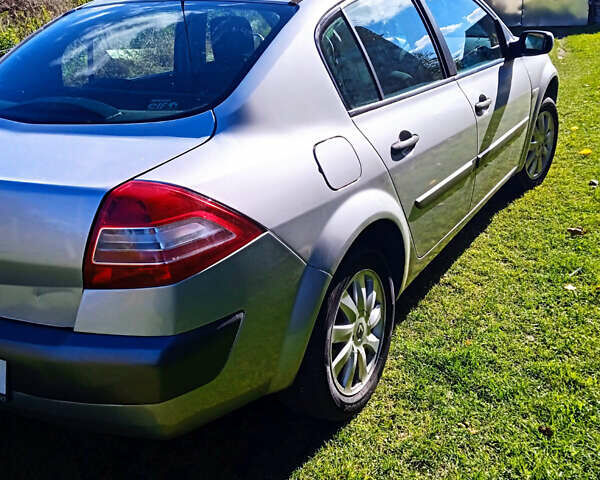 Сірий Рено Меган, об'ємом двигуна 1.39 л та пробігом 143 тис. км за 4500 $, фото 2 на Automoto.ua