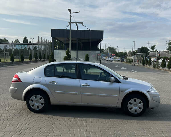 Сірий Рено Меган, об'ємом двигуна 1.6 л та пробігом 138 тис. км за 4599 $, фото 2 на Automoto.ua