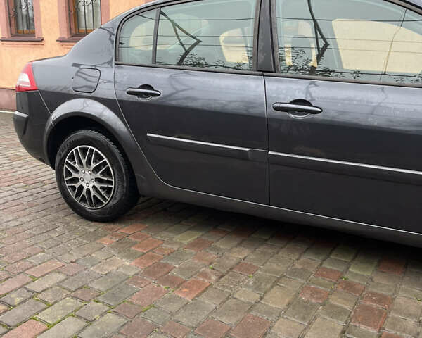 Серый Рено Меган, объемом двигателя 1.6 л и пробегом 176 тыс. км за 5200 $, фото 2 на Automoto.ua