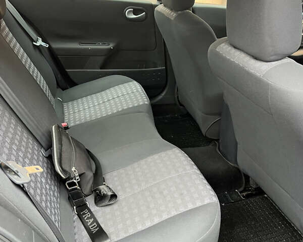 Серый Рено Меган, объемом двигателя 1.6 л и пробегом 176 тыс. км за 5200 $, фото 11 на Automoto.ua