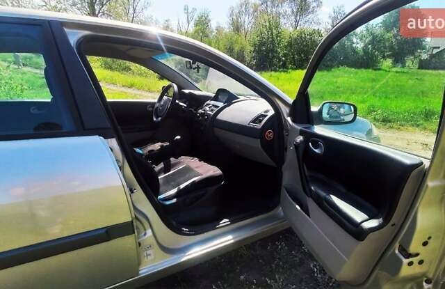 Серый Рено Меган, объемом двигателя 1.6 л и пробегом 344 тыс. км за 4400 $, фото 8 на Automoto.ua