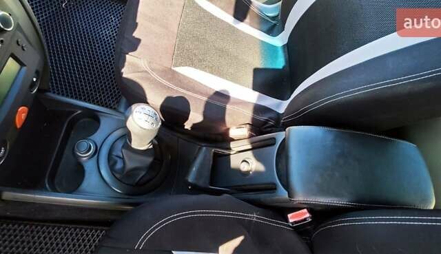 Серый Рено Меган, объемом двигателя 1.6 л и пробегом 344 тыс. км за 4400 $, фото 14 на Automoto.ua