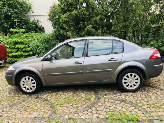 Серый Рено Меган, объемом двигателя 1.5 л и пробегом 215 тыс. км за 5200 $, фото 3 на Automoto.ua