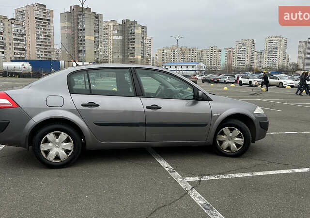 Сірий Рено Меган, об'ємом двигуна 1.39 л та пробігом 265 тис. км за 4200 $, фото 17 на Automoto.ua