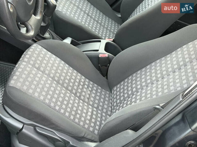 Сірий Рено Меган, об'ємом двигуна 1.6 л та пробігом 157 тис. км за 5350 $, фото 29 на Automoto.ua