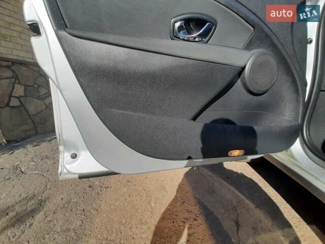 Сірий Рено Меган, об'ємом двигуна 1.5 л та пробігом 290 тис. км за 7800 $, фото 30 на Automoto.ua