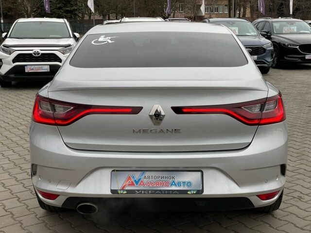 Серый Рено Меган, объемом двигателя 1.8 л и пробегом 150 тыс. км за 10200 $, фото 5 на Automoto.ua
