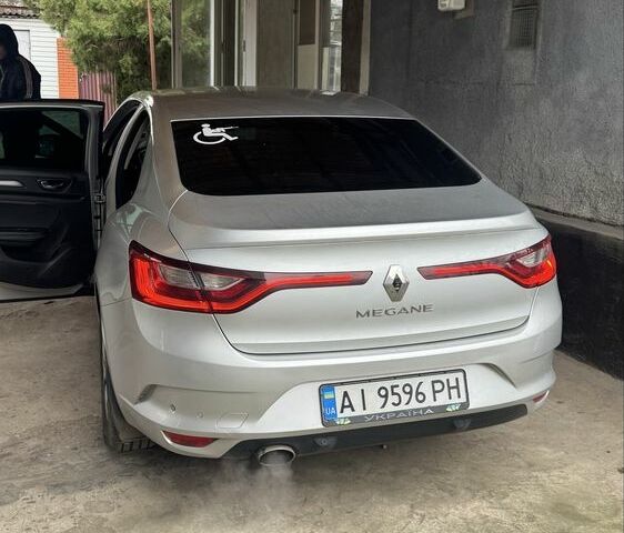 Сірий Рено Меган, об'ємом двигуна 1.2 л та пробігом 150 тис. км за 10200 $, фото 1 на Automoto.ua