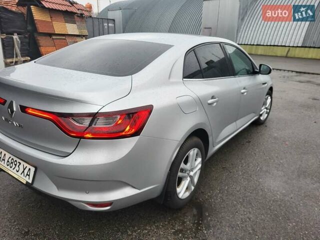 Серый Рено Меган, объемом двигателя 1.6 л и пробегом 134 тыс. км за 12000 $, фото 5 на Automoto.ua