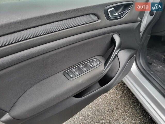 Серый Рено Меган, объемом двигателя 1.6 л и пробегом 134 тыс. км за 12000 $, фото 11 на Automoto.ua