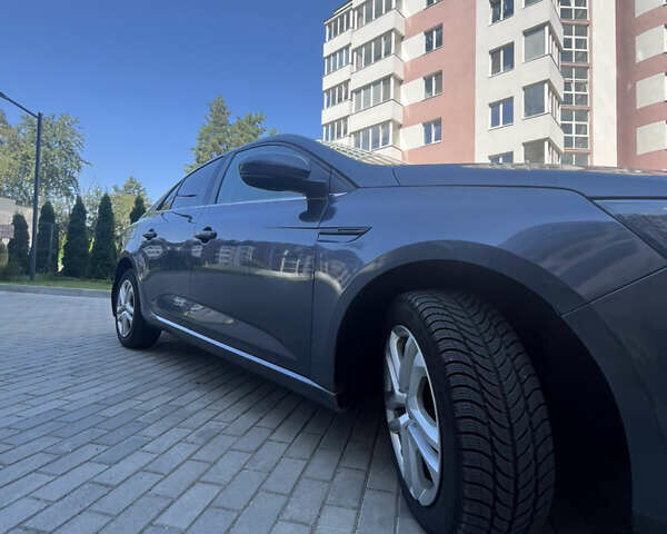 Серый Рено Меган, объемом двигателя 1.46 л и пробегом 135 тыс. км за 12500 $, фото 11 на Automoto.ua