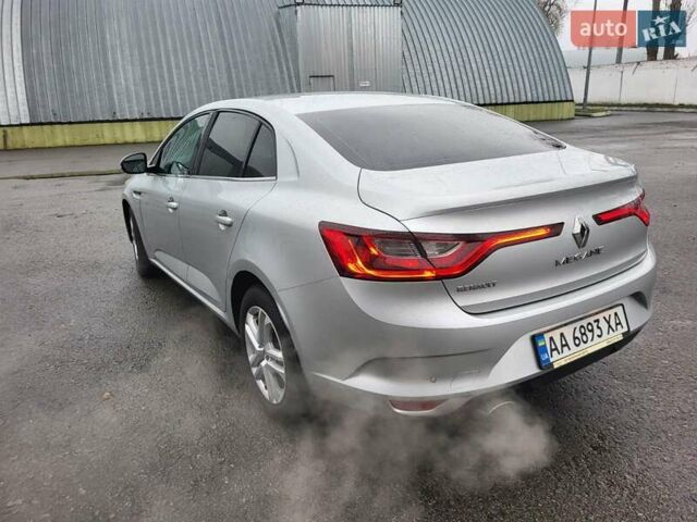 Серый Рено Меган, объемом двигателя 1.6 л и пробегом 134 тыс. км за 12000 $, фото 10 на Automoto.ua