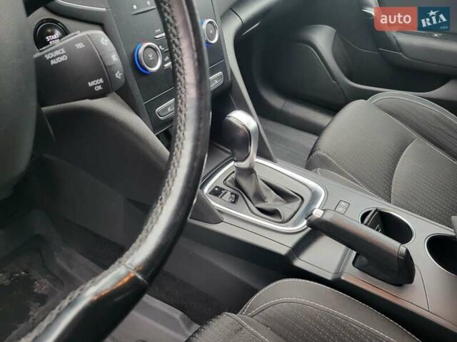 Серый Рено Меган, объемом двигателя 1.6 л и пробегом 134 тыс. км за 12000 $, фото 1 на Automoto.ua