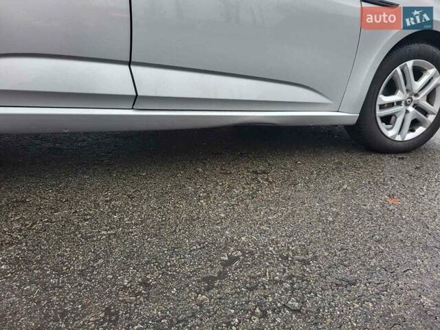 Серый Рено Меган, объемом двигателя 1.6 л и пробегом 134 тыс. км за 12000 $, фото 12 на Automoto.ua