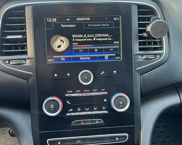 Серый Рено Меган, объемом двигателя 1.46 л и пробегом 135 тыс. км за 12500 $, фото 20 на Automoto.ua