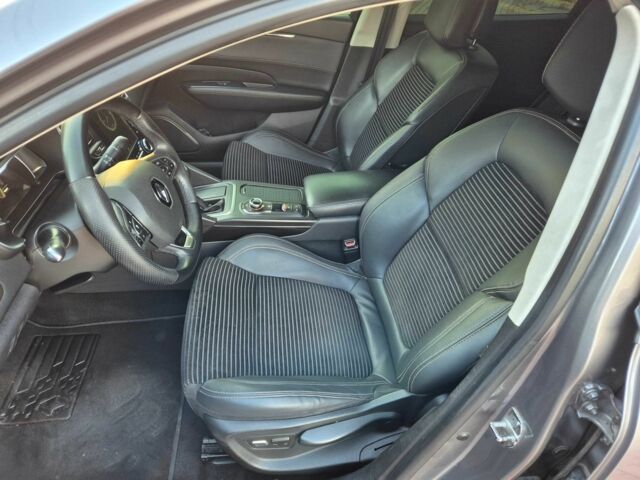 Рено Меган 2017 в Запорожье на Automoto.ua Серый Рено Меган, объемом двигателя 1.6 л и пробегом 200 тыс. км за 13300 $, фото 13 на Automoto.ua