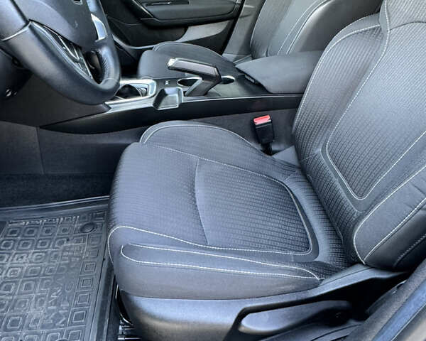 Сірий Рено Меган, об'ємом двигуна 1.46 л та пробігом 96 тис. км за 16000 $, фото 6 на Automoto.ua