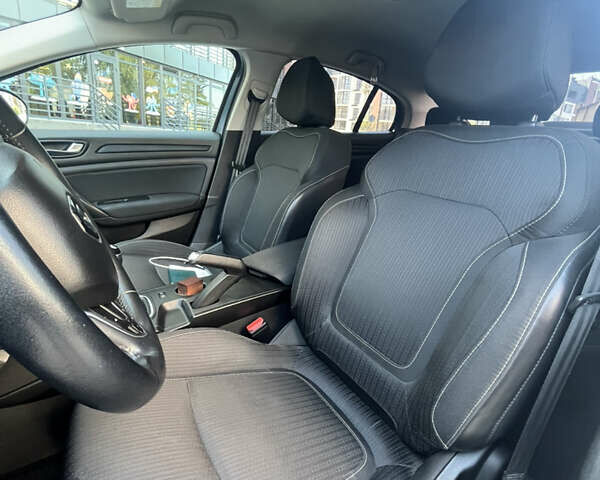 Серый Рено Меган, объемом двигателя 1.46 л и пробегом 135 тыс. км за 12500 $, фото 26 на Automoto.ua