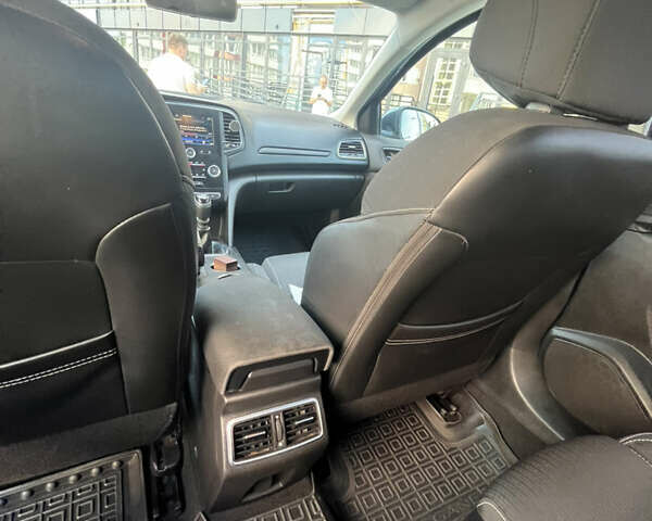 Серый Рено Меган, объемом двигателя 1.46 л и пробегом 135 тыс. км за 12500 $, фото 23 на Automoto.ua