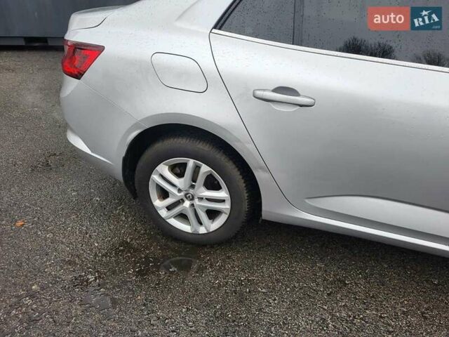 Серый Рено Меган, объемом двигателя 1.6 л и пробегом 134 тыс. км за 12000 $, фото 20 на Automoto.ua