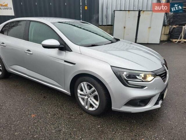 Серый Рено Меган, объемом двигателя 1.6 л и пробегом 134 тыс. км за 12000 $, фото 30 на Automoto.ua