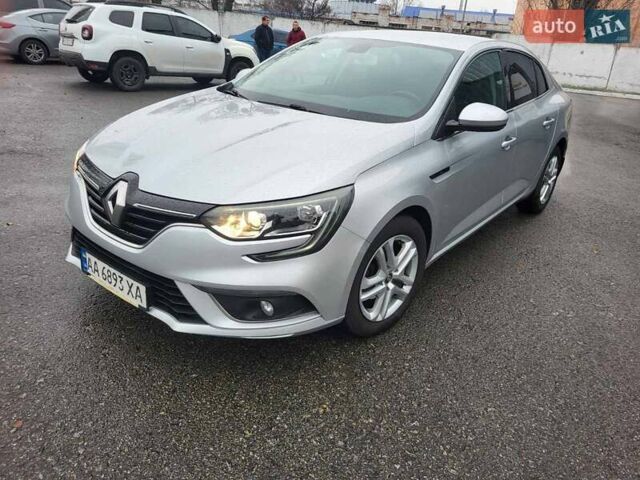 Серый Рено Меган, объемом двигателя 1.6 л и пробегом 134 тыс. км за 12000 $, фото 3 на Automoto.ua