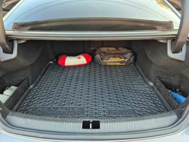 Рено Меган 2017 в Запорожье на Automoto.ua Серый Рено Меган, объемом двигателя 1.6 л и пробегом 200 тыс. км за 13300 $, фото 21 на Automoto.ua