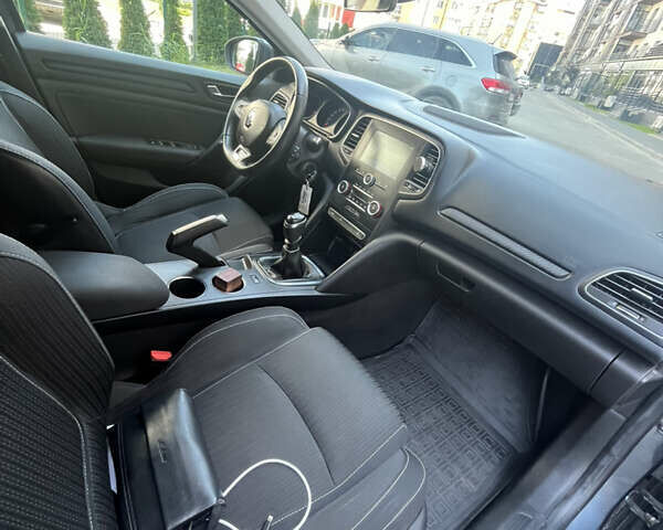 Серый Рено Меган, объемом двигателя 1.46 л и пробегом 135 тыс. км за 12500 $, фото 31 на Automoto.ua