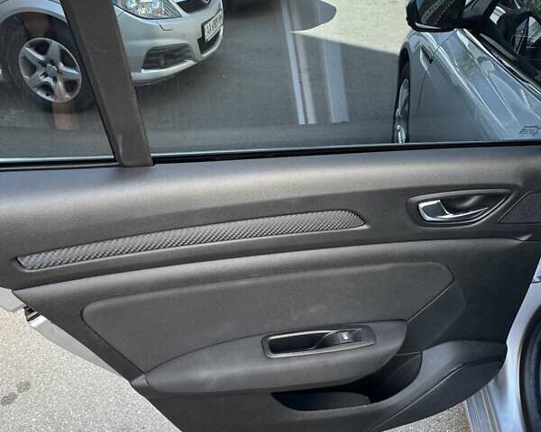Сірий Рено Меган, об'ємом двигуна 1.46 л та пробігом 140 тис. км за 13500 $, фото 10 на Automoto.ua