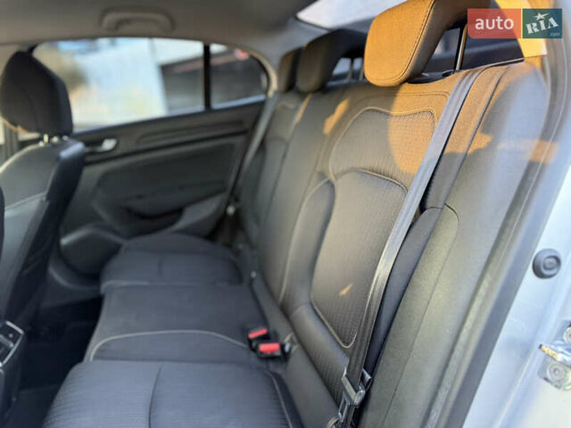 Сірий Рено Меган, об'ємом двигуна 1.5 л та пробігом 140 тис. км за 14900 $, фото 16 на Automoto.ua
