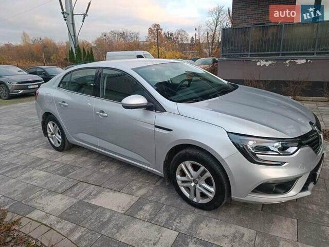 Серый Рено Меган, объемом двигателя 1.6 л и пробегом 46 тыс. км за 15800 $, фото 3 на Automoto.ua