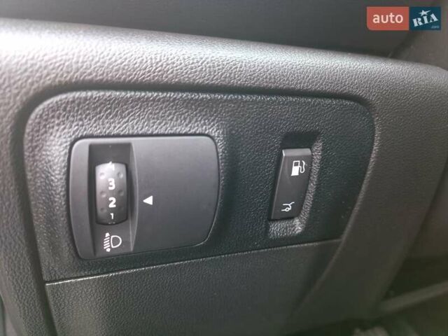 Серый Рено Меган, объемом двигателя 1.6 л и пробегом 46 тыс. км за 15800 $, фото 20 на Automoto.ua