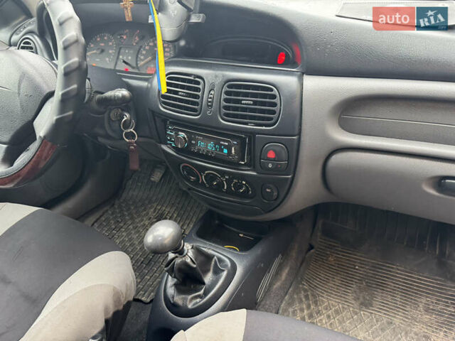 Сірий Рено Меган, об'ємом двигуна 1.87 л та пробігом 459 тис. км за 2100 $, фото 7 на Automoto.ua