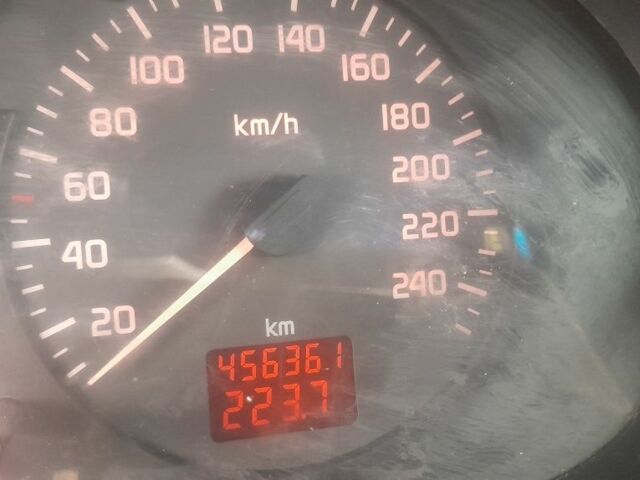 Сірий Рено Меган, об'ємом двигуна 1.9 л та пробігом 456 тис. км за 1600 $, фото 4 на Automoto.ua