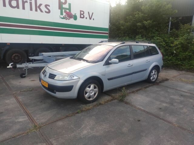 Серый Рено Меган, объемом двигателя 1.6 л и пробегом 235 тыс. км за 3844 $, фото 12 на Automoto.ua