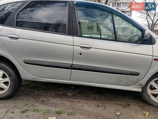 Сірий Рено Меган, об'ємом двигуна 1.9 л та пробігом 375 тис. км за 3800 $, фото 2 на Automoto.ua