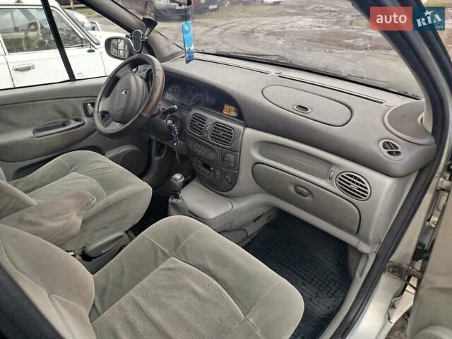 Сірий Рено Меган, об'ємом двигуна 1.9 л та пробігом 375 тис. км за 3800 $, фото 15 на Automoto.ua