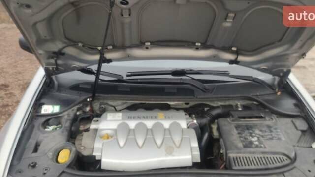 Сірий Рено Меган, об'ємом двигуна 1.6 л та пробігом 230 тис. км за 4300 $, фото 15 на Automoto.ua