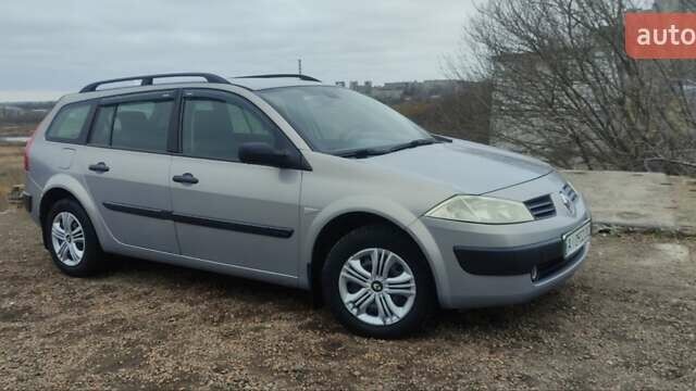 Сірий Рено Меган, об'ємом двигуна 1.6 л та пробігом 230 тис. км за 4300 $, фото 1 на Automoto.ua