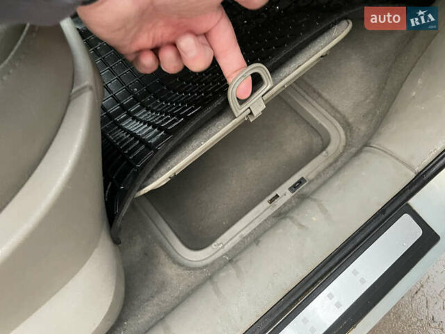 Сірий Рено Меган, об'ємом двигуна 1.6 л та пробігом 210 тис. км за 4555 $, фото 49 на Automoto.ua