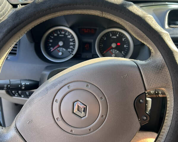 Серый Рено Меган, объемом двигателя 1.87 л и пробегом 122 тыс. км за 4150 $, фото 8 на Automoto.ua