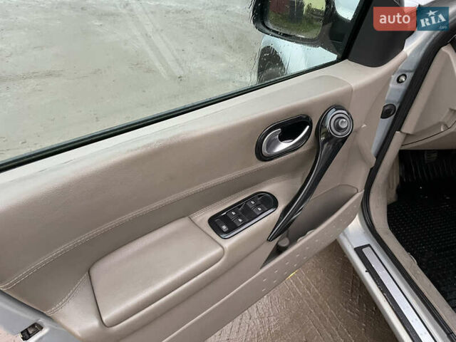 Сірий Рено Меган, об'ємом двигуна 1.6 л та пробігом 210 тис. км за 4555 $, фото 31 на Automoto.ua