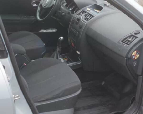 Серый Рено Меган, объемом двигателя 1.6 л и пробегом 197 тыс. км за 4100 $, фото 3 на Automoto.ua