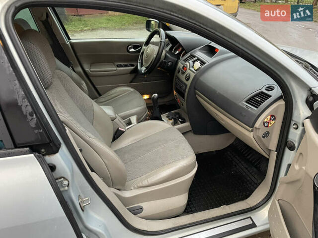 Сірий Рено Меган, об'ємом двигуна 1.6 л та пробігом 210 тис. км за 4555 $, фото 45 на Automoto.ua